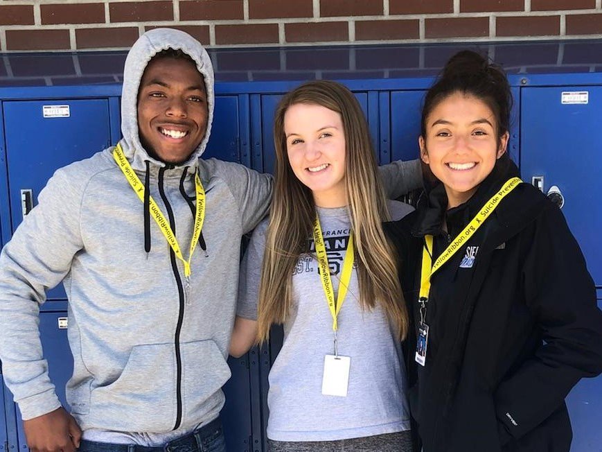 Sierra_TWolves's tweet photo. Thank you Peer Resource for presenting to freshmen clases yesterday on our #YellowRibbonProgram to provide suicide awareness and prevention. Mrs. Sanders and the Peer Resource students are an integral part of our campus climate and culture! #SierraProud #Family https://t.co/JV5OAQiNm6