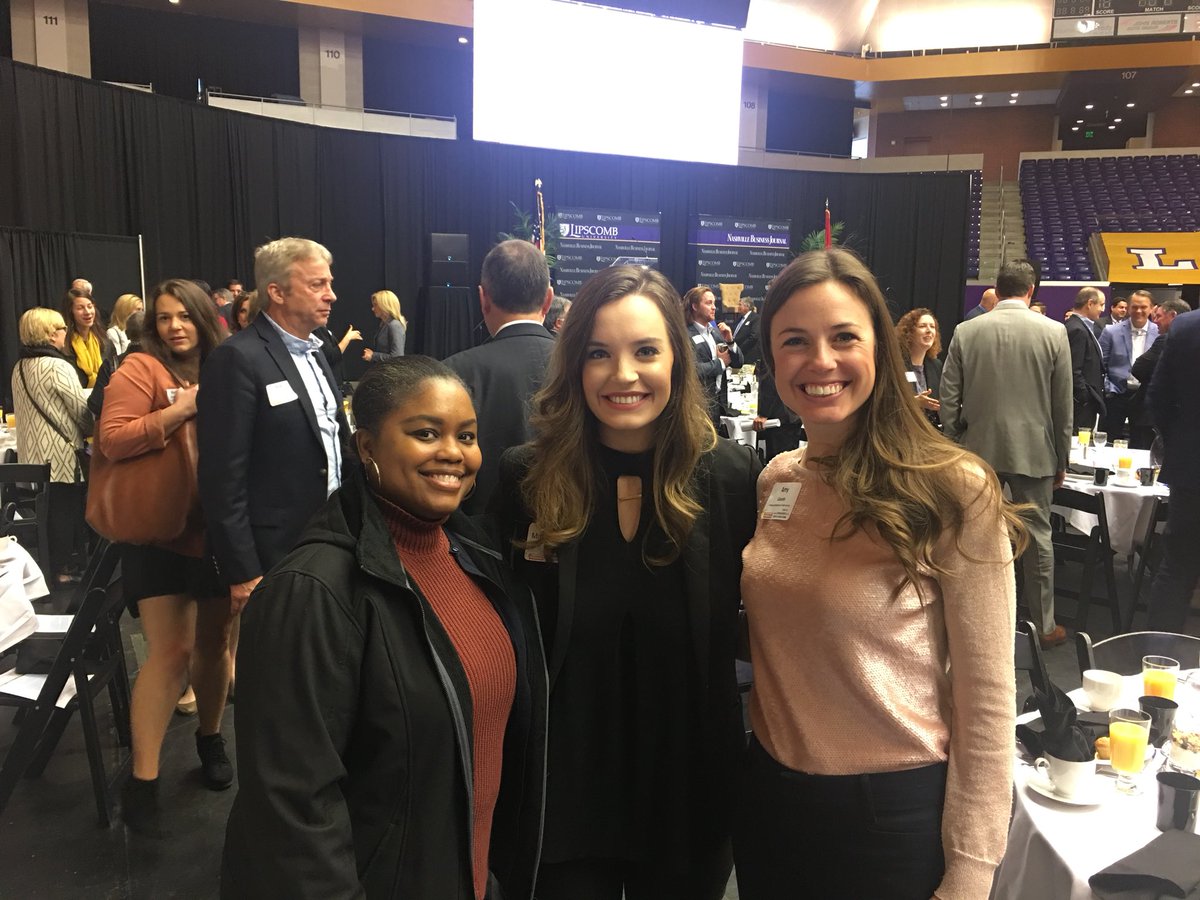 LipscombMLPS's tweet photo. A few of our MLPS students and alumni pose for a photo following the Nashville Business Breakfast. @SenBobCorker @lipscomb @nashvillebiz https://t.co/wO1AqXLhAE
