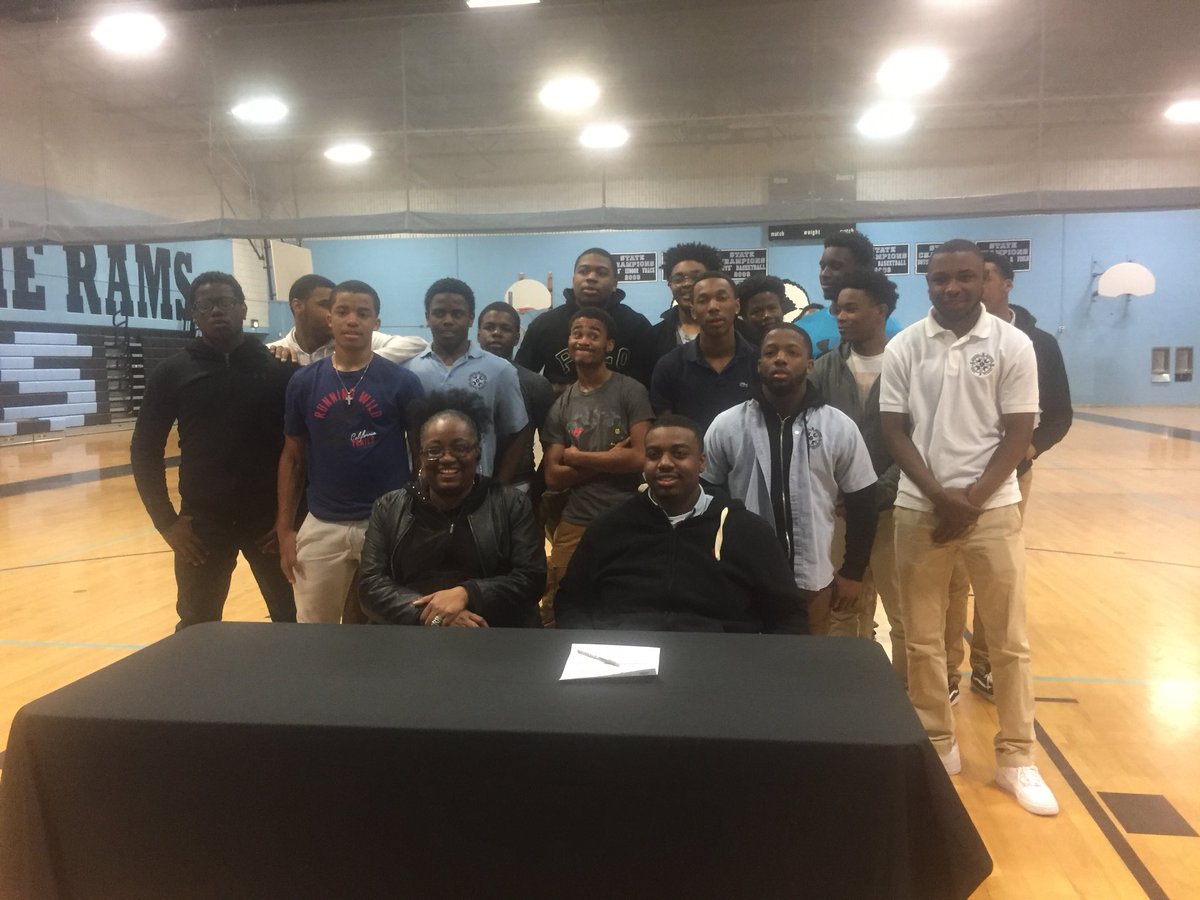 DHHS_Football's tweet photo. Congratulations to Trevon “Tre” Diggs on signing to play football and further his education at Ridgewater College! #RamTough #DHPride #RamNation
@_TheOfficial55 @RealDHHS @DHHS_Football @SportsMajors https://t.co/1p5hisp0sL