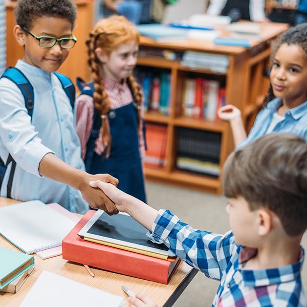 In our busy lives, not only do we tend to ignore our old friends, but we also forget to make new friends. Making new friends can help people broaden their horizons and learn about different cultures. Say “Hello!” to someone new today! #kindness #spreadkindness #spreadlove