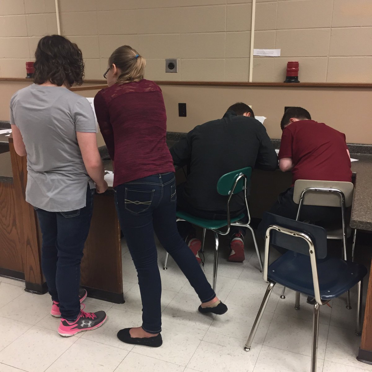 MrsDeLarber's tweet photo. MAP practice scavenger hunt #teamworkmakesthedreamwork #TheKnightWay https://t.co/i7LW4hRWqa