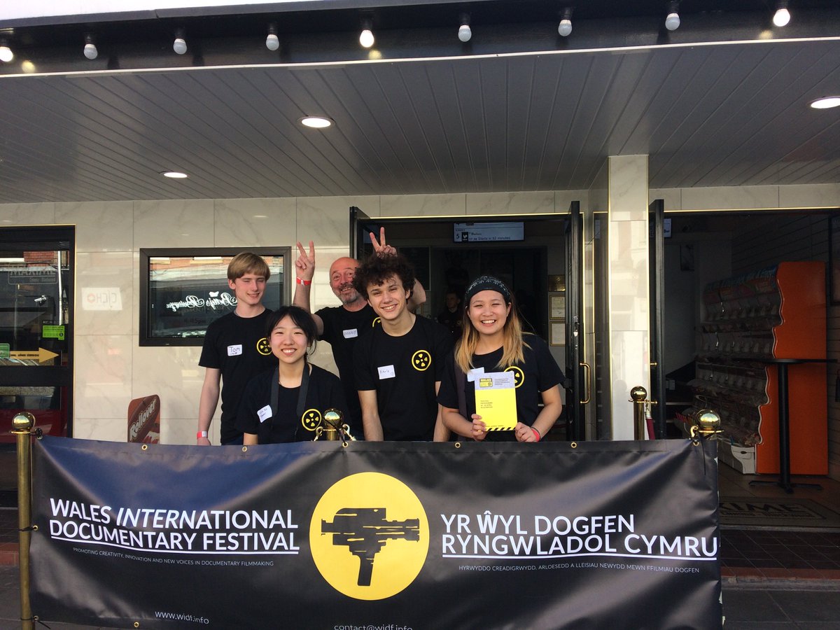 WIDF2019's tweet photo. #widf2018 volunteers in action 😎👌THANK YOU!! @DanS_Waggon @rosie_t44 https://t.co/WyYidymvgR