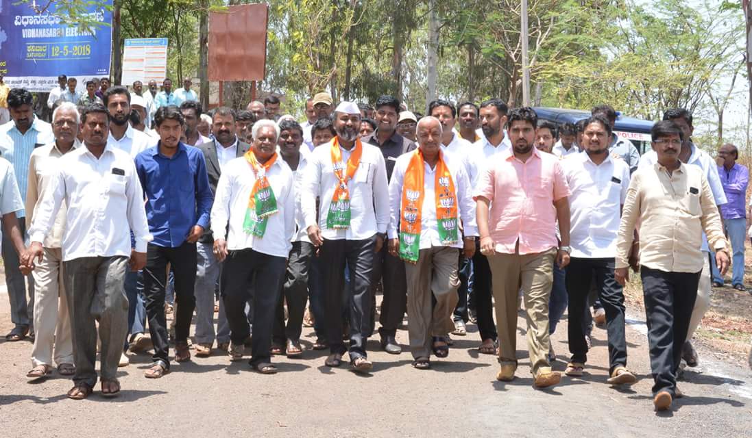 RKFC13's tweet photo. #VoteYes to #BJP4Nation Ramesh Sahukar and Umesh Sahukar #BSYforCM #bsyeddyurappa #AmitShah @BJPKarITCell @BJPLive @BJPKarnataka @BuzzInBengaluru https://t.co/jPCwNlPQBO