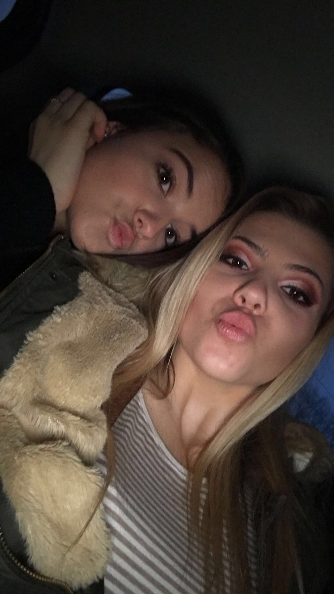 kennakarnow's tweet photo. happy birthday mia love you so much have a great day 😘❤️🎈🎈🎈🎁 @mia_petros https://t.co/AjKZlqsJ4X