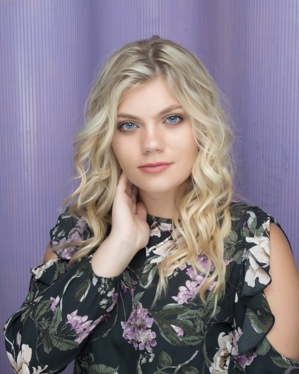 Hoping to look as glamours this weekend as some of our Seniors look in our studio!