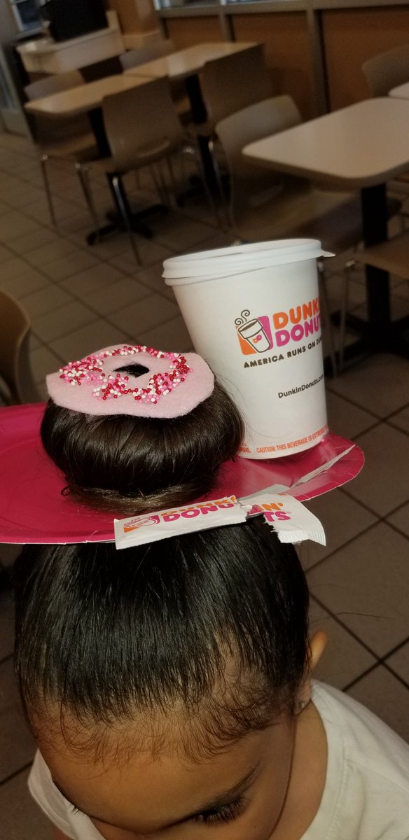 pizzagirl79's tweet photo. Crazy hair day was a hit. https://t.co/wpTLwH5Zfd