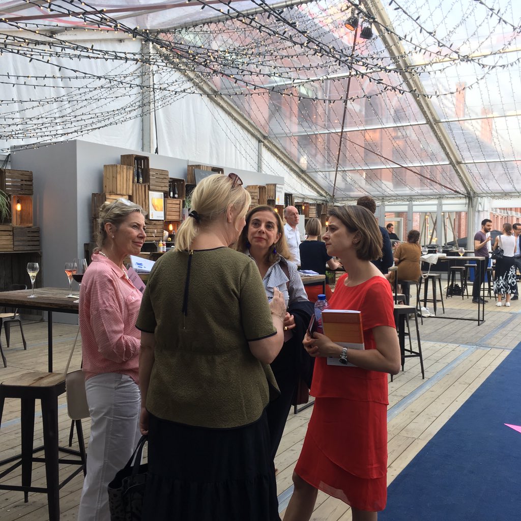 VeroniqueVLEVA's tweet photo. #nevernotnetworking: Cultural Happy Hour organised by @ENCATC & @europe_creative desk Flanders at @artbrussels https://t.co/X2a8ldQJfs