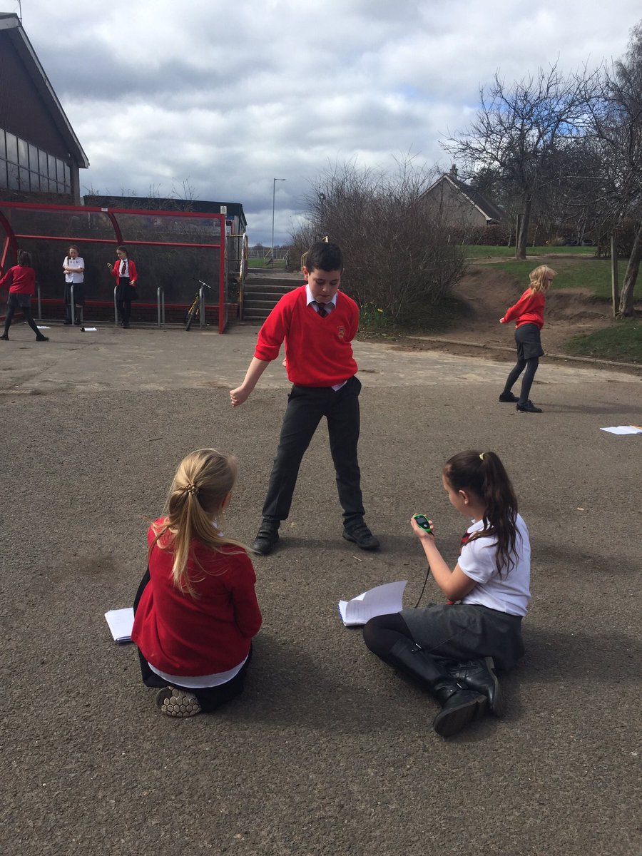 stfrancisP6's tweet photo. We gathered data to analyse and present #flossdancecraze 🕺#changingovertime https://t.co/s83Fk97QpA