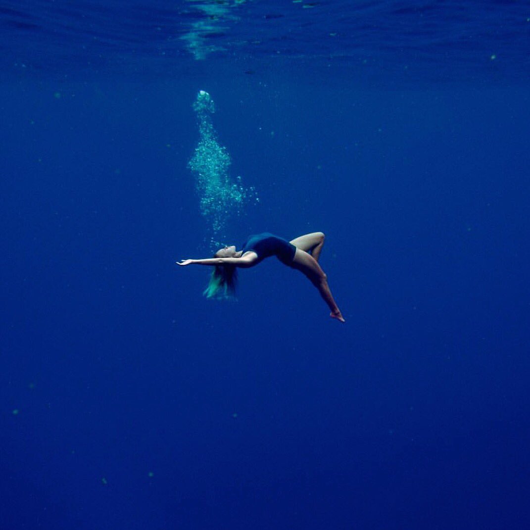 bethanyhamilton's tweet photo. Today is the world premier of my documentary @unstoppablethefilm here at @Tribeca film festival &amp; it feels surreal! This film captures my life on a deeper level than ever shown before. From childhood to motherhood. I can’t wait to share it everywhere! https://t.co/iS62uE1Rrz