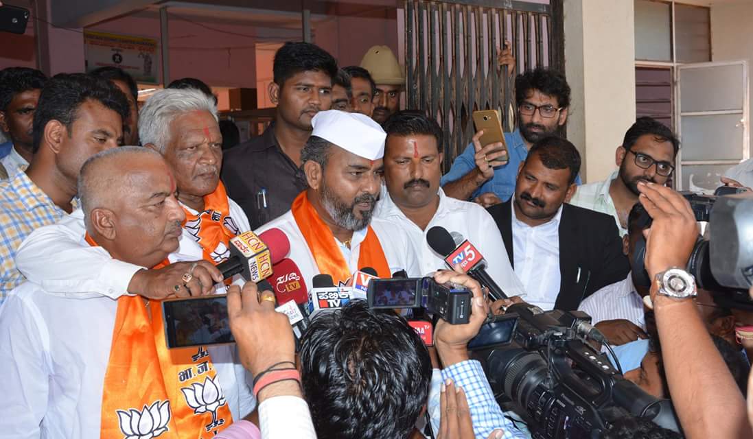 RKFC13's tweet photo. #VoteYes to #BJP4Nation Ramesh Sahukar and Umesh Sahukar #BSYforCM #bsyeddyurappa #AmitShah @BJPKarITCell @BJPLive @BJPKarnataka @BuzzInBengaluru https://t.co/jPCwNlPQBO