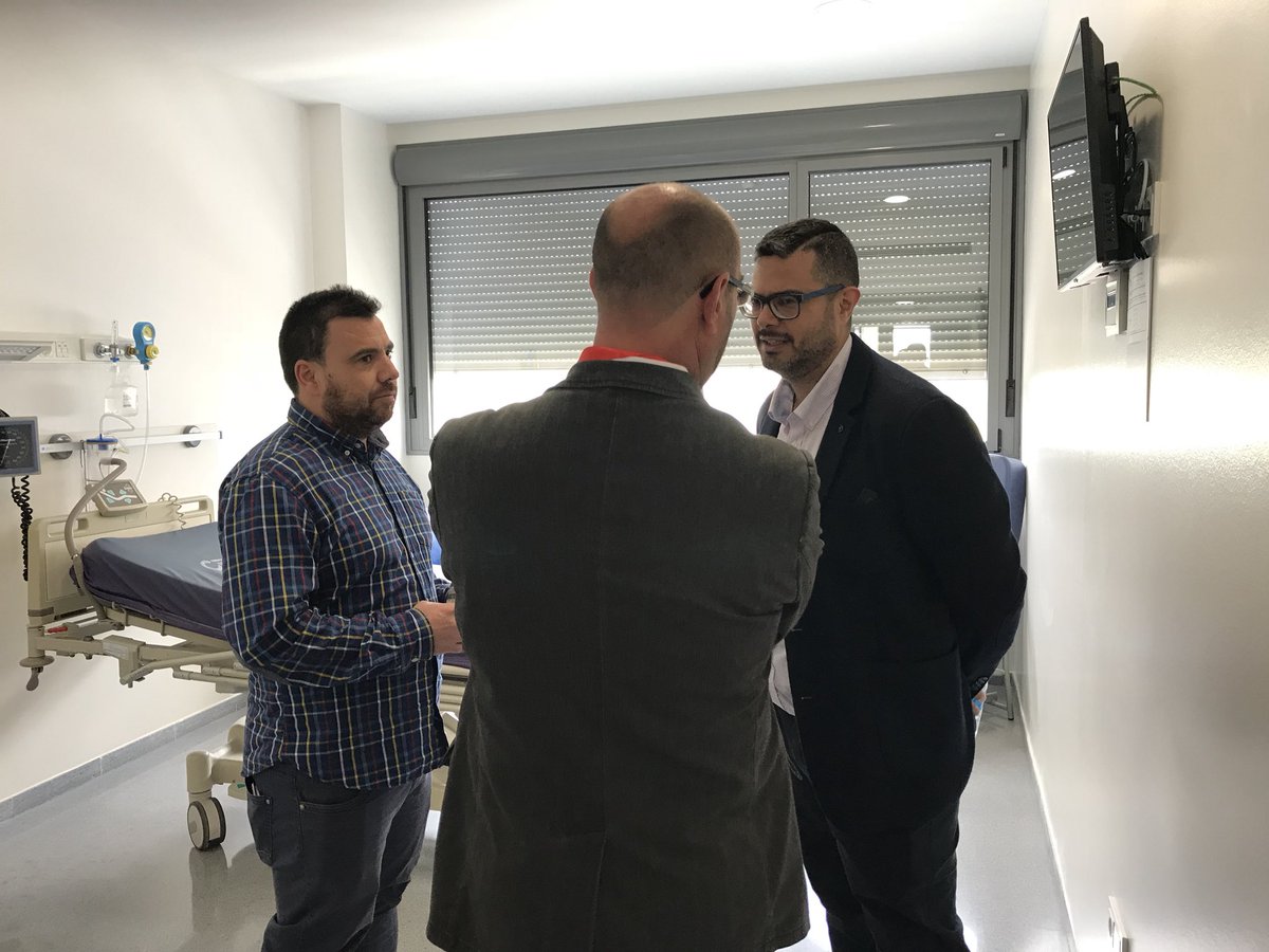 juanmalaga1981's tweet photo. Abro hilo. Esta mañana en visita al nuevo hospital d Ronda no daba crédito que el gerente justificara un ala de 34 camas permanezca sin usar https://t.co/SqF5r5Ltdm