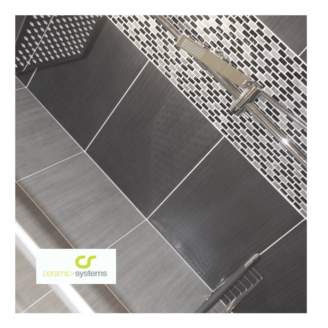 CeramicSystems's tweet image. Just a little #inspiration for a #fridayfunday! Using two tones of the same tile with a little #bling #mosaic feature makes for a #sleek #modern #design simples #tilestyle from @CeramicSystems