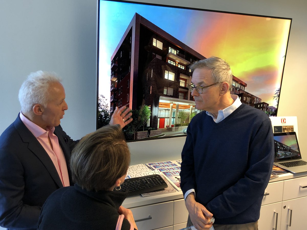drakewhiterock's tweet photo. Selling The Drake at White Rock Lake to #Lakewood fans. Al Coker, President and CEO of @AlCokerAssoc—put in charge of marketing #TheDrake, shows renderings of this beautiful building at a preview party last night. https://t.co/n4C8zRJaLN