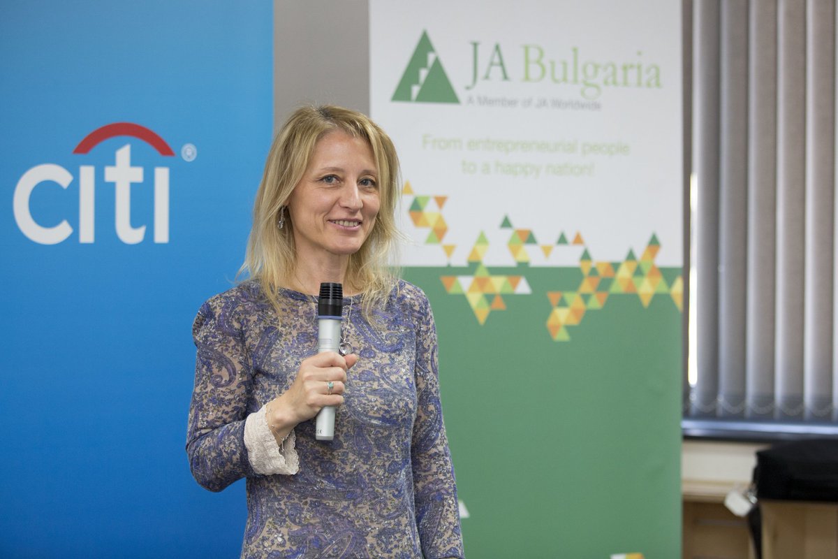 galyatomov's tweet photo. 6 ministries&amp; 20 municipalities in Bulgaria voiced readiness to be part of the discussion of the new entrepreneurial education model - JA Bulgaria CEO at the 1st expert meeting of the #EEHUB launched by @Citi FDN &amp; JA, #Pathways2Progress https://t.co/SnSDdKImbU