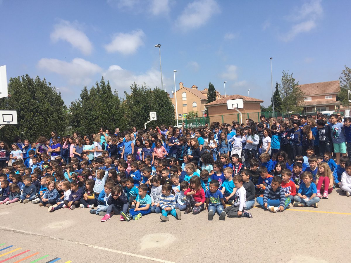 ceiptarrazona's tweet photo. Hoy el @ceiptarrazona hemos celebrado la 6a Jornada de Sensibilización del Autismo 💙#Rompamoslasbarrerrasdelautismo Agradecer la colaboración de las familias ¡Nos lo hemos pasado genial! @GVAinclusio @CEFIREambitINC #juntosesmejor #Nuestrosuperpoder #cabemostodosenelpuzzle https://t.co/Vs1akjGXyh