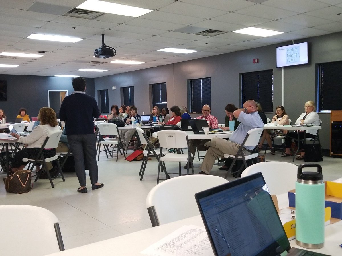 CTLonline's tweet photo. Great group of Striving Readers digest to getting the project started in Hazard today @SuzanneFarmer sharing #NBCT portion of the grant #kyclfluent https://t.co/jcfMS7LUTi