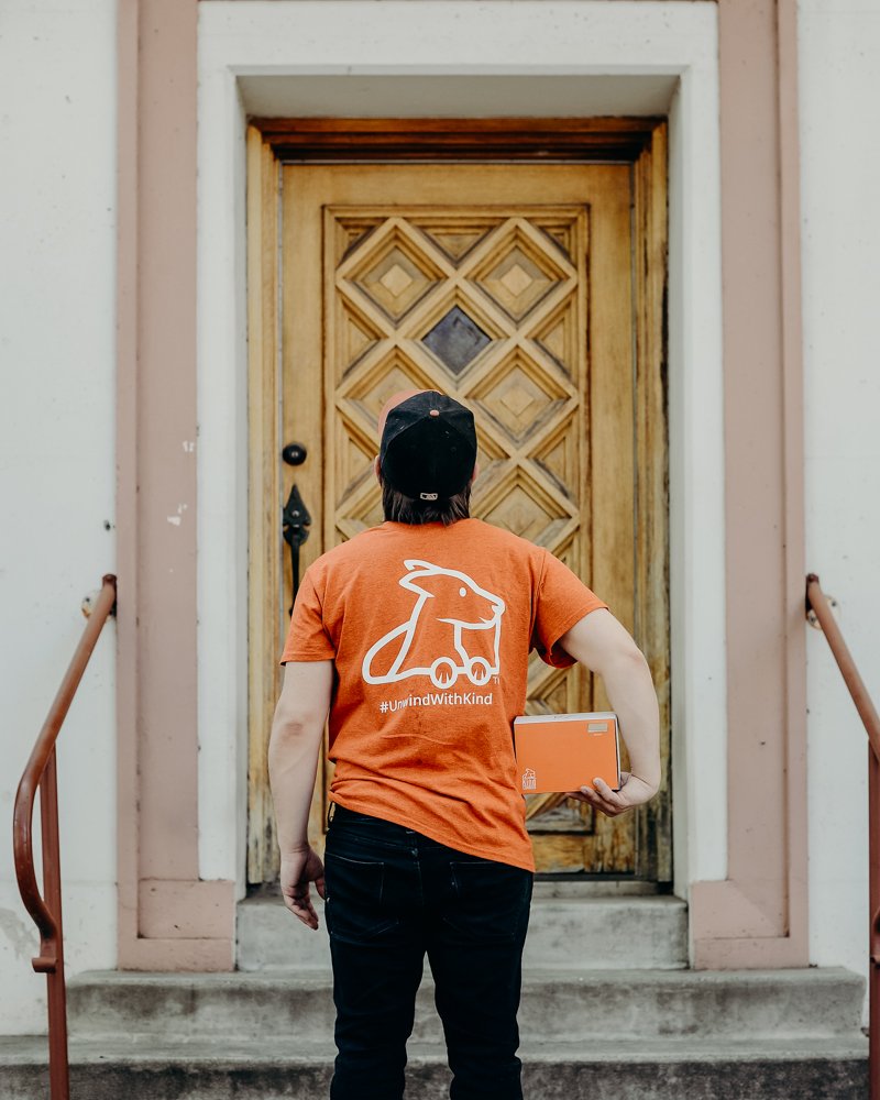 kindcourier's tweet photo. Knock Knock.
.
order from https://t.co/74k1h7rbBk
.
We Deliver
.
#newfav #yesplease #bestever #unwindwithkind #relaxing #endoftheday #easylife https://t.co/s442g9Mmo1