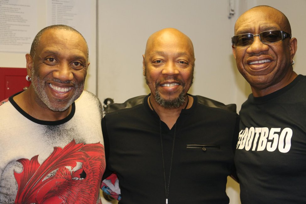 OtisRedding's tweet photo. #DexterRedding, #MarkLockett, & @OtisReddingIII are pictured backstage at January’s 'An Evening of Respect' tribute concert. The evening was a sold out, roof-raising celebration benefiting the @OtisReddingFd. #FBF #DockOfTheBay #DOTB50 #Soul https://t.co/Whu3Blk0MH