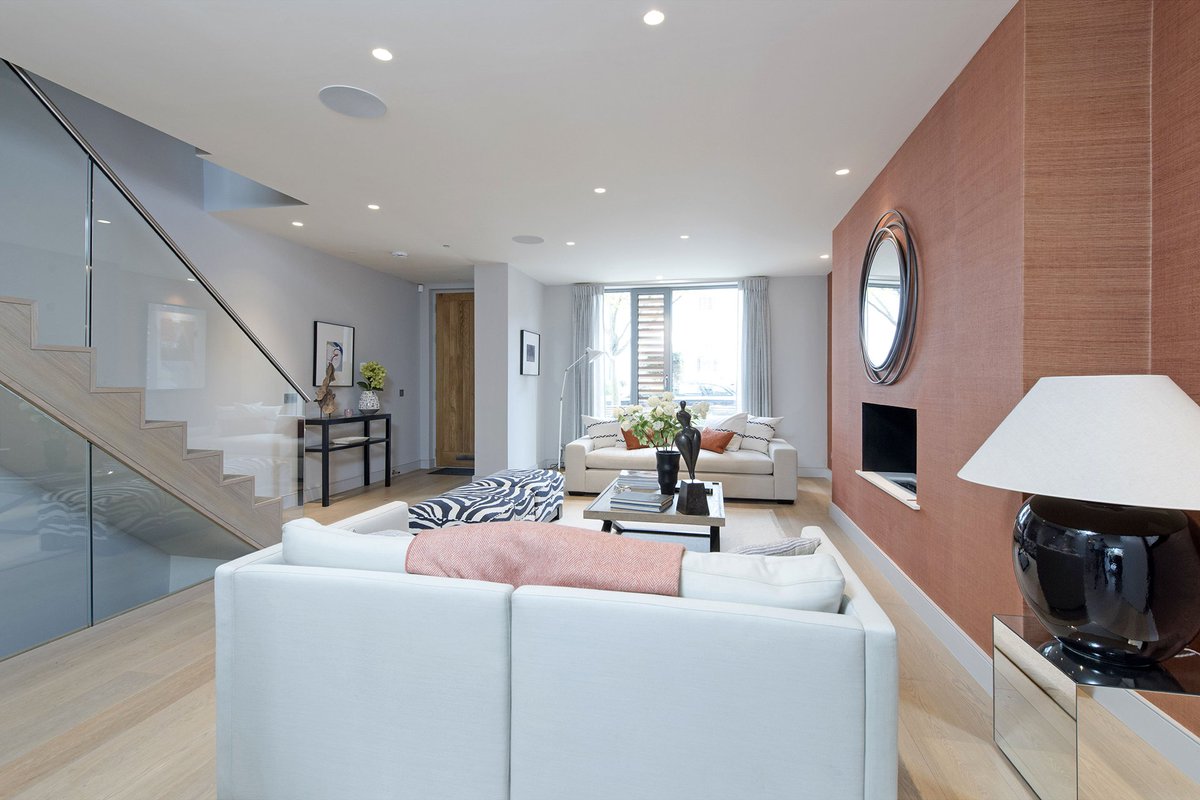ChesterRow_'s tweet image. Our last #townhouse features five double bedrooms spread across four spacious floors, complete with multiple #balconies and #openplan living spaces: bit.ly/CBP-Townhouses