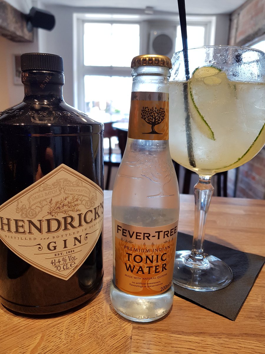 luccawendover's tweet photo. This weather is the perfect excuse to enjoy a gin and tonic. Lucky we have 15 different Gins to choose from! #Wendover #GinAndTonic #DrinksAtLucca https://t.co/mpyjzcM2FK