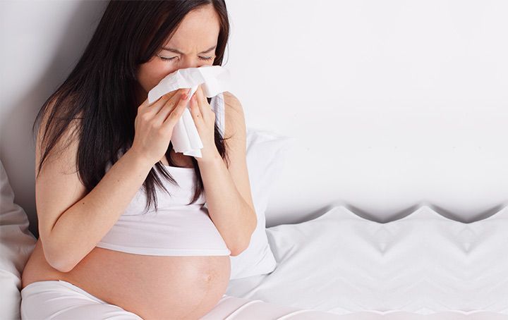 _Preggas's tweet photo. Allergies kicking off? As the nice weather amps up, your allergies might, too! If your symptoms are feeling intensified during pregnancy, have a look at this article for ways to combat both indoor &amp; outdoor allergens while pregnant! https://t.co/Rr6W7qMdKf https://t.co/RSWvBLRPcc