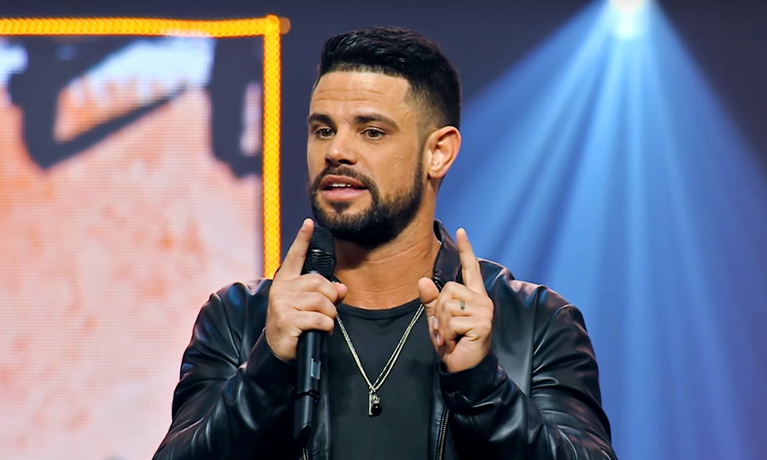 The Babylon Bee on Twitter "Steven Furtick Preaches Entire Sermon About How Good He’s Preaching