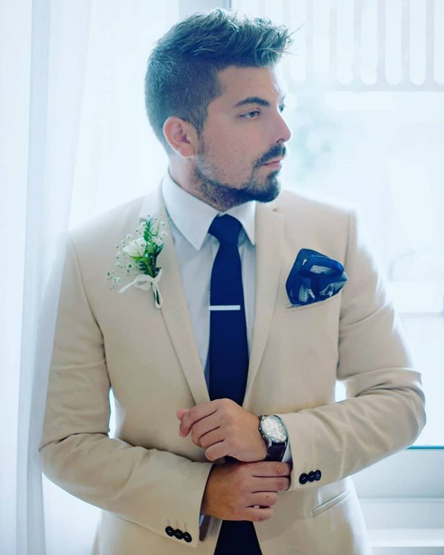 ThomaidisPavlos's tweet photo. Τι να κανω, τωρα μας τις δωσανε...#tb #bestman #wedding #weddingphotography #suit #suitandtie #tie https://t.co/cTH9UVvo8Y https://t.co/pMArQGX22S