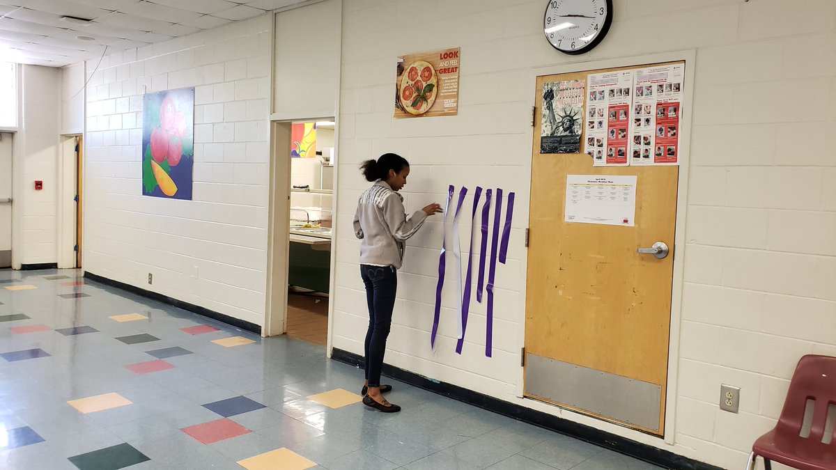apsBAMOAcademy's tweet photo. Part 2: Preparing for the duct tape challenge, student read and passed AR test, get to tape @Robinviews & @jbradfordco ro the wall. #ReadingGoalsMet #apsmedia @apsupdate https://t.co/LVAePBzGE2