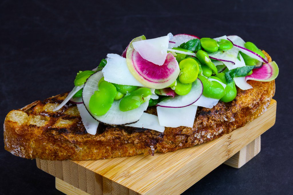 WellSeasoned_'s tweet photo. Fava Bean &amp; Radish Tartine https://t.co/P9Mr03qVrb https://t.co/Tx7pxBOkKV