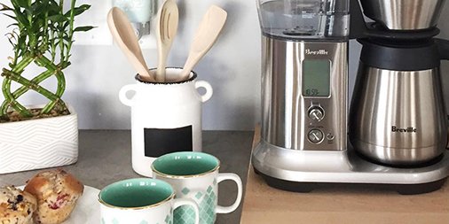 BrevilleUSA's tweet photo. The SCA certified Precision Brewer™ can make up to twelve cups of coffee in less than seven minutes. Now, that’s fast! And looking good at @tenillelafontaine's house.
#moreprecision #morecraft #coffeeexpo2018 #SCAseattle2018 #BrevilleBarista #BrevilleKitchen #PrecisionBrewer https://t.co/0xblyzsqSA