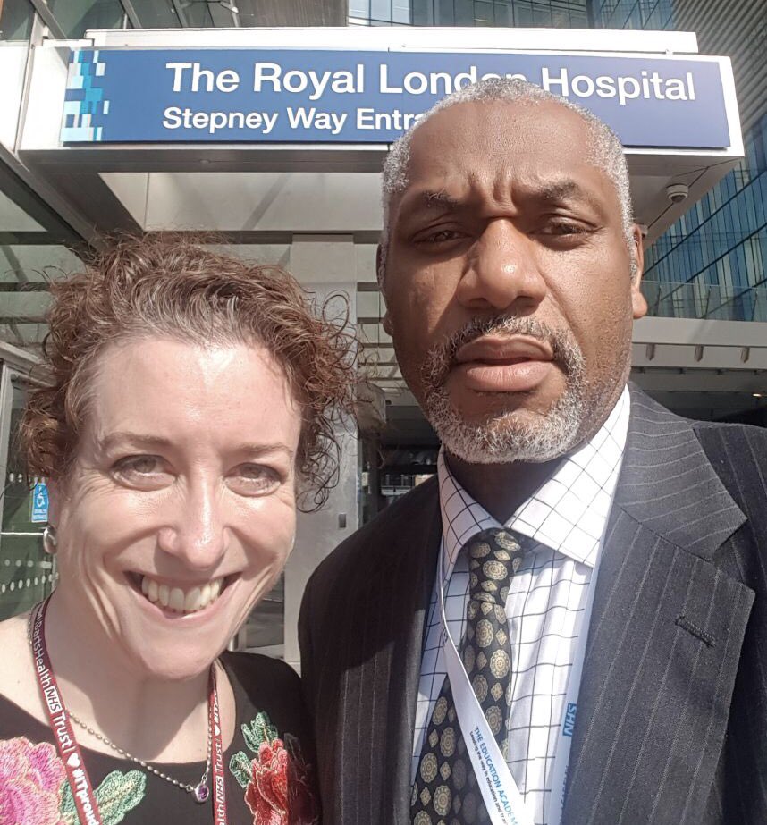 Great catching up with the energetic & inspirational Consultant Trauma Surgeon @martinpgriff @RoyalLondonHosp

The team are doing great #violencereduction work in collaboration with @StGilesTrust with people affected by knife & gun violence; excellent outcomes & ⬇️ readmission