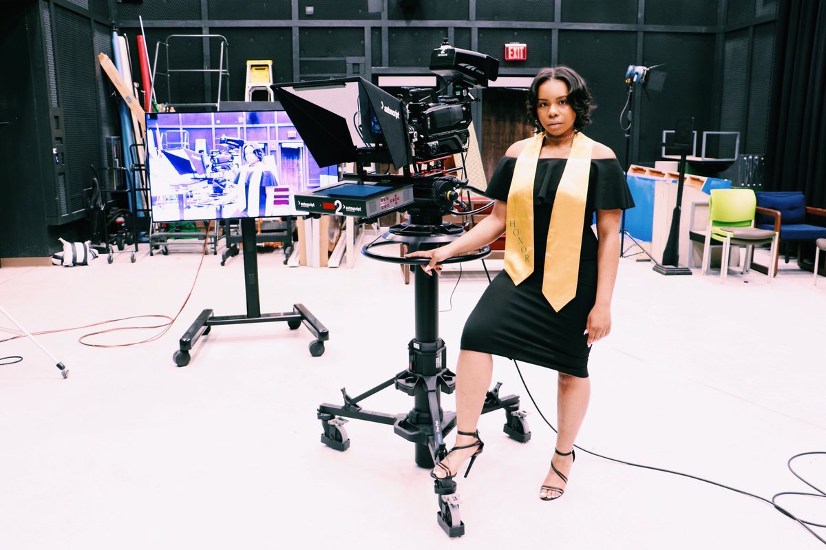 BadguyKENN's tweet photo. 14 days till graduation ๐ฉ๐ฝโ๐
#MassCommMajor #NorfolkStateGraduate #HBCUgraduates
@Black_Graduates https://t.co/omxBtPPBFN