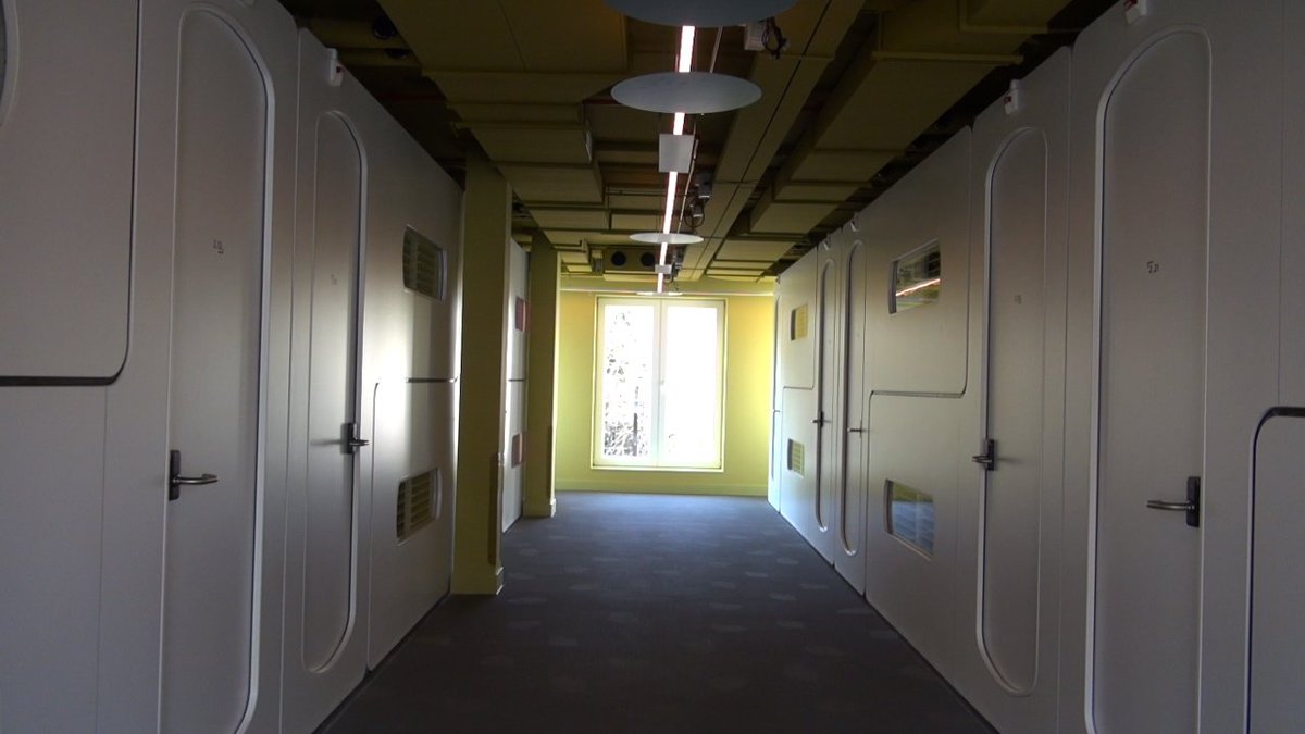 De Witte de With is een hotel rijker. <a href="/CityHub/">CityHub</a> heeft haar deuren geopend. Hier slaap je in een kleine cabine genaamd hub. bit.ly/2qPDcX0 #CityHub #hub #rotterdam #open010 #hotel #hostel