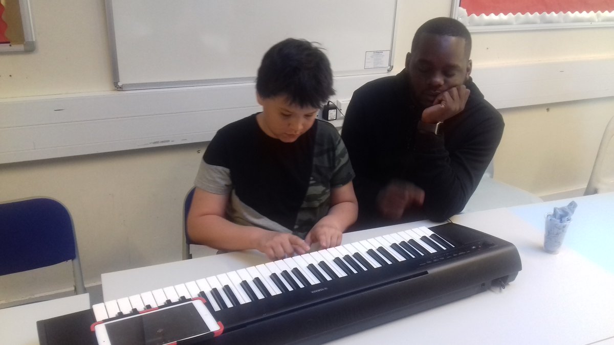 joanneSunderlan's tweet photo. BAPA ICM: Music with Loophole. Sanchez and Dre practicing the keyboards.🎹🎹🎹 https://t.co/7dF7oNCwyG