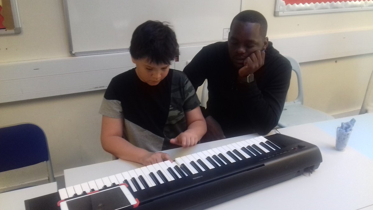joanneSunderlan's tweet photo. BAPA ICM: Music with Loophole. Sanchez and Dre practicing the keyboards.🎹🎹🎹 https://t.co/7dF7oNCwyG