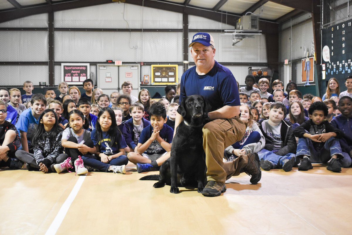 WCSOFL's tweet photo. K9 Ace from @scentevidencek9 was a HUGE hit with students at West DeFuniak Elementary today! 🐾❤️👍🏼 #K9 #childsafetykit #rextherescuephp @WaltonCountySD https://t.co/k5KUKvU8Cc