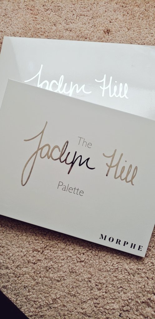 tinaayang's tweet photo. `Finally ! MINE Jaclyn Hill Morphe Palette . I'm probably be the latest person to purchase . Had to f'ken wait due to money issues , the STRUGGLE is REAL &amp;&amp; Now ! I can say YESSSSSSSSSS❗ https://t.co/YrmTDmLpPE