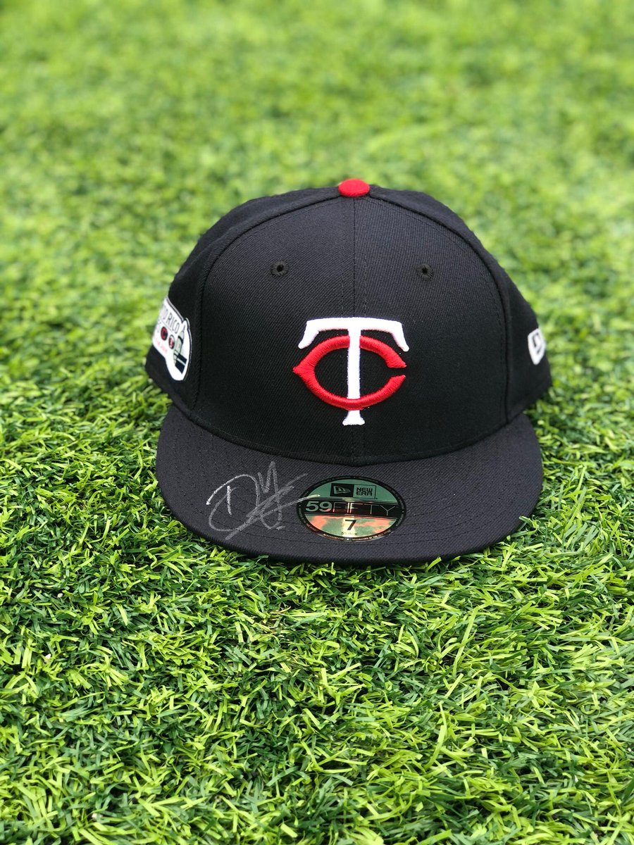 MLBPuertoRico's tweet photo. Tenemos esta gorra de la #PuertoRicoSeries firmada por @daddy_yankee para regalar. Para participar, haz RT a esta publicación y dinos desde donde nos sigues. #MLBPuertoRico 🇵🇷 https://t.co/VmBtU0IPbG