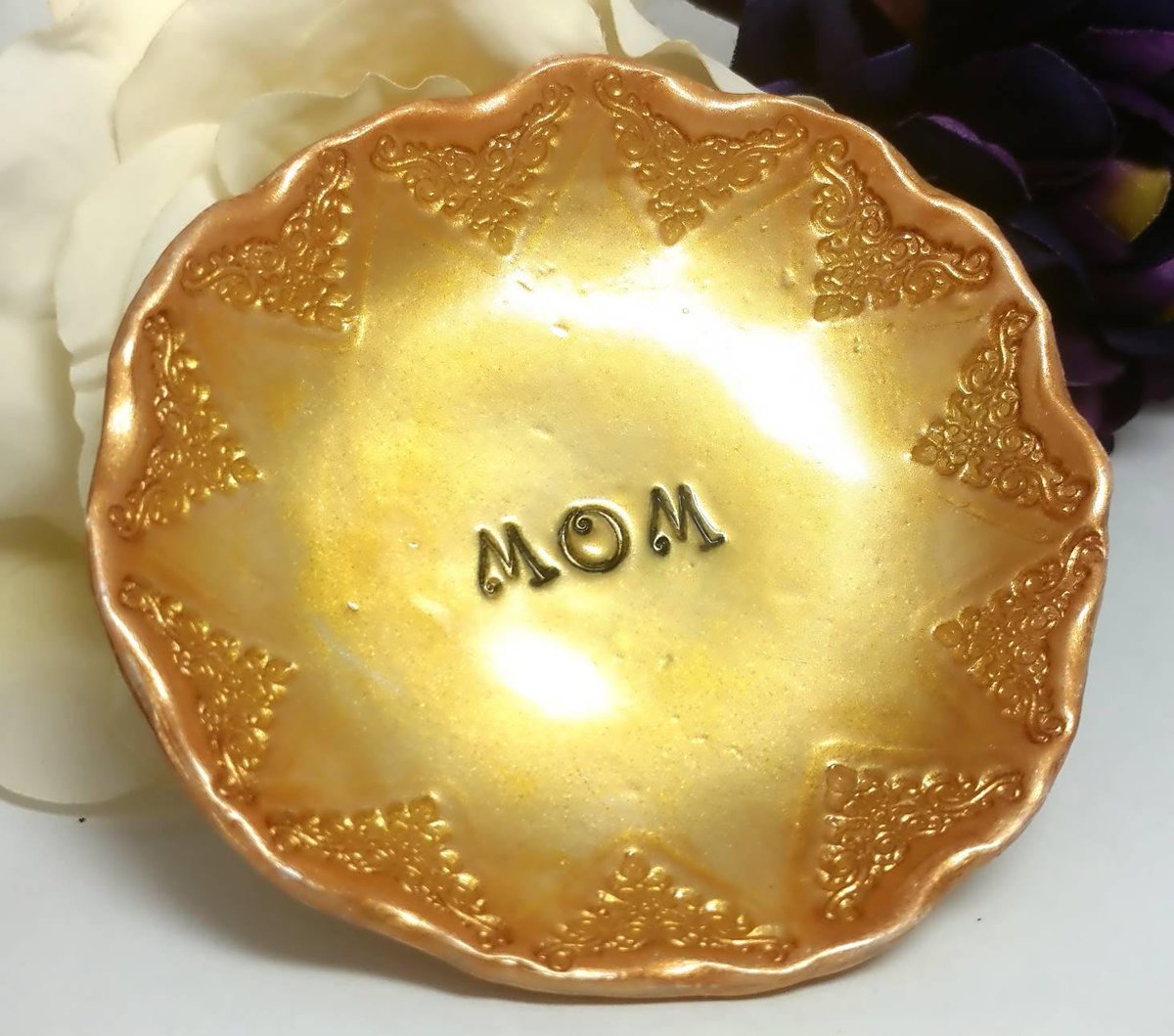 annica37's tweet photo. Excited to share the latest addition to my #etsy shop #jewelry #women #customringdish #giftformom #goldringdish #ringdish https://t.co/GPGRzQBVxo https://t.co/rm7Wv1ymDM