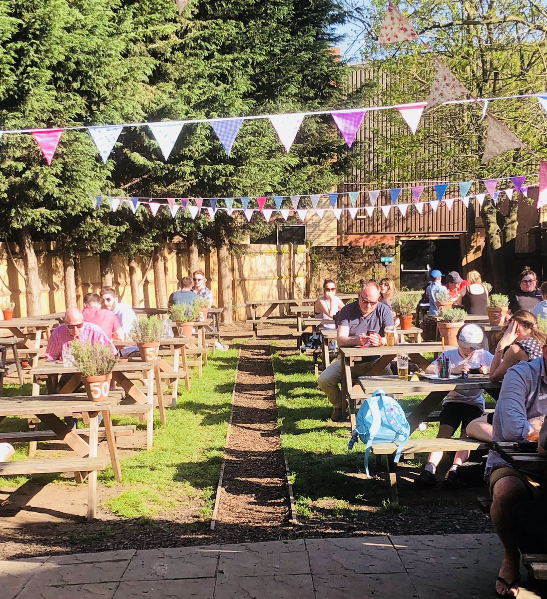 GoldsmithsPenge's tweet photo. What a lovely Day here in Sunny Penge! We have live Music tonight from 9pm, and a new Spring Menu! Happy Friday! #LiveMusic #pengerocks #beergarden #FridayFeeIing #friyay https://t.co/NmbfmHiOn7