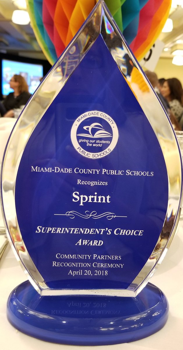Lori_AnneHill's tweet photo. Sprint honored to accept Miami Dade County Public Schools Superintendent's Choice Award. #1Millionproject @marceloclaure @tracySprint @KimGreenKerr @jajones83 @LynnePincek @Sprint4FL https://t.co/fdGO4lYVUV