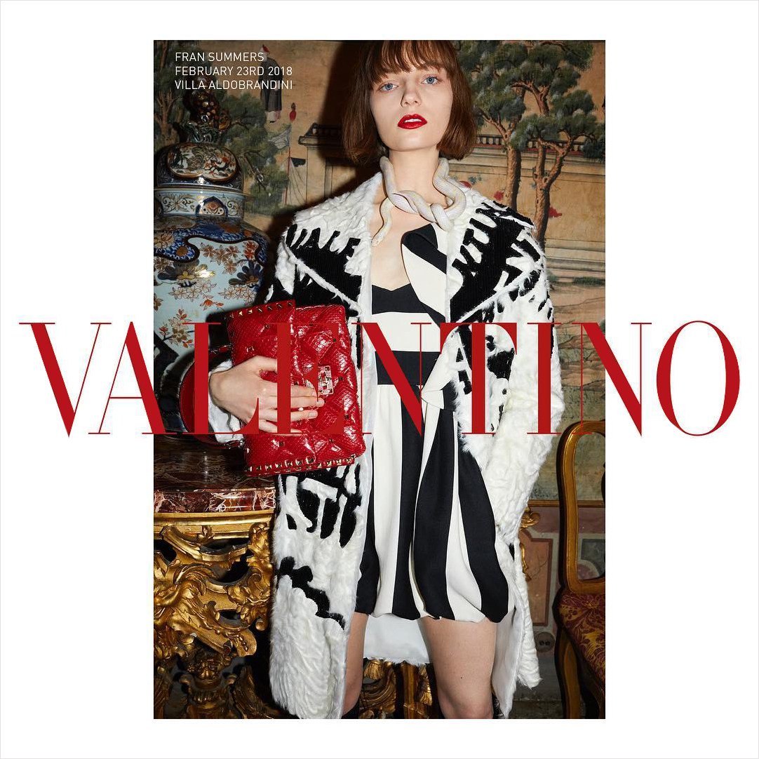 ModniDny's tweet photo. #Valentino‘s Pre-Fall 2018 advertising campaign featuring top models #KaiaGerber and #FranSummers lensed by fashion photographer Juergen Teller
https://t.co/hrsAuBlfFC https://t.co/6uyMTMSHR1