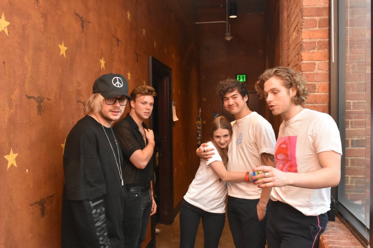 MCliffordPL's tweet image. 📷// M&amp;amp;G #5SOS3Dallas