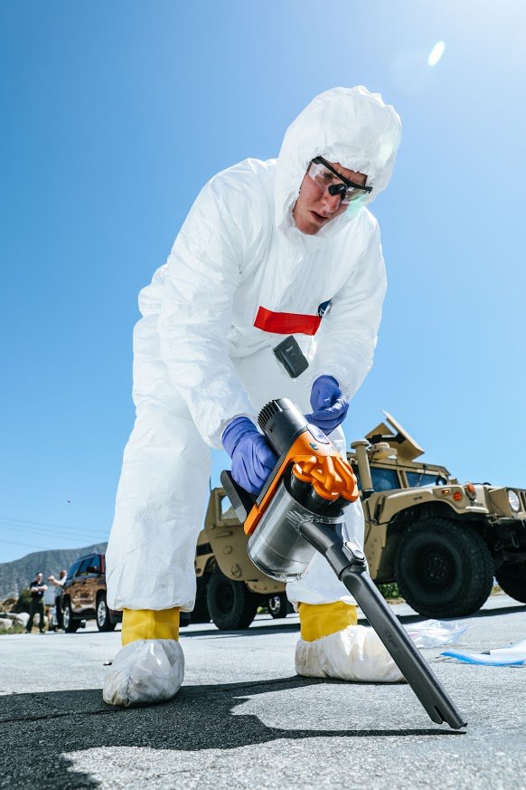 Through Exercise #ProminentHunt, federal, state and local agencies maintain their #training, #readiness to respond to a potential nuclear incident | #NuclearForensics, @NBVCCalifornia, @DHScwmd, @USArmy @20thCBRNE #Soldiers, @LASDHQ, @NNSANews, @FBI, @DHScwmd, #ReadyNow🇺🇸