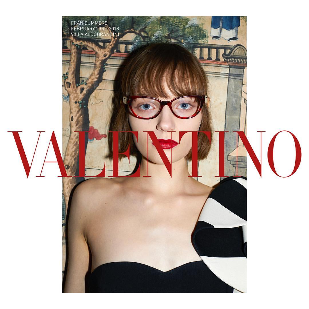 Fashion_Timer's tweet photo. #Valentino‘s Pre-Fall 2018 advertising campaign featuring top models #KaiaGerber and #FranSummers lensed by fashion photographer Juergen Teller
https://t.co/GGxrmfLN1M https://t.co/hqjSbbuX5Q