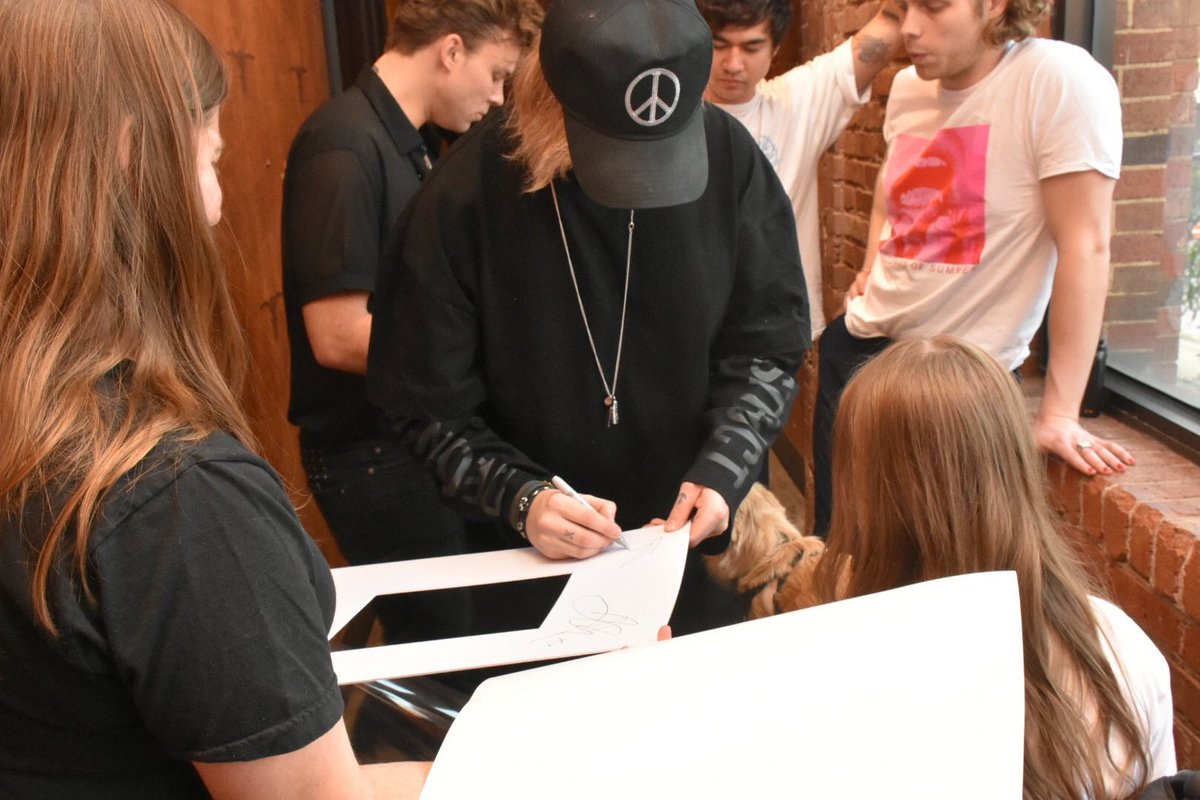 MCliffordPL's tweet image. 📷// M&amp;amp;G #5SOS3Dallas