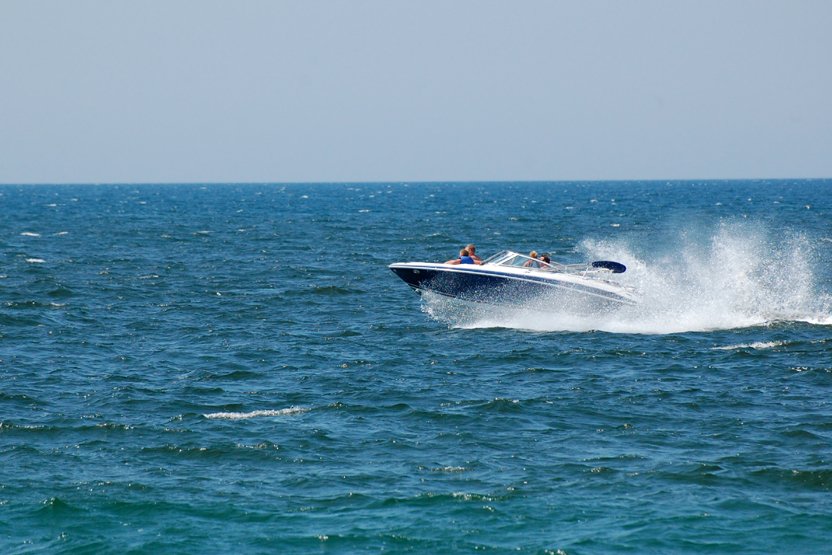 AbyssLite's tweet photo. There is no better way to spend your day, than on the water! Click like if you agree? https://t.co/IlEUsqYtdy