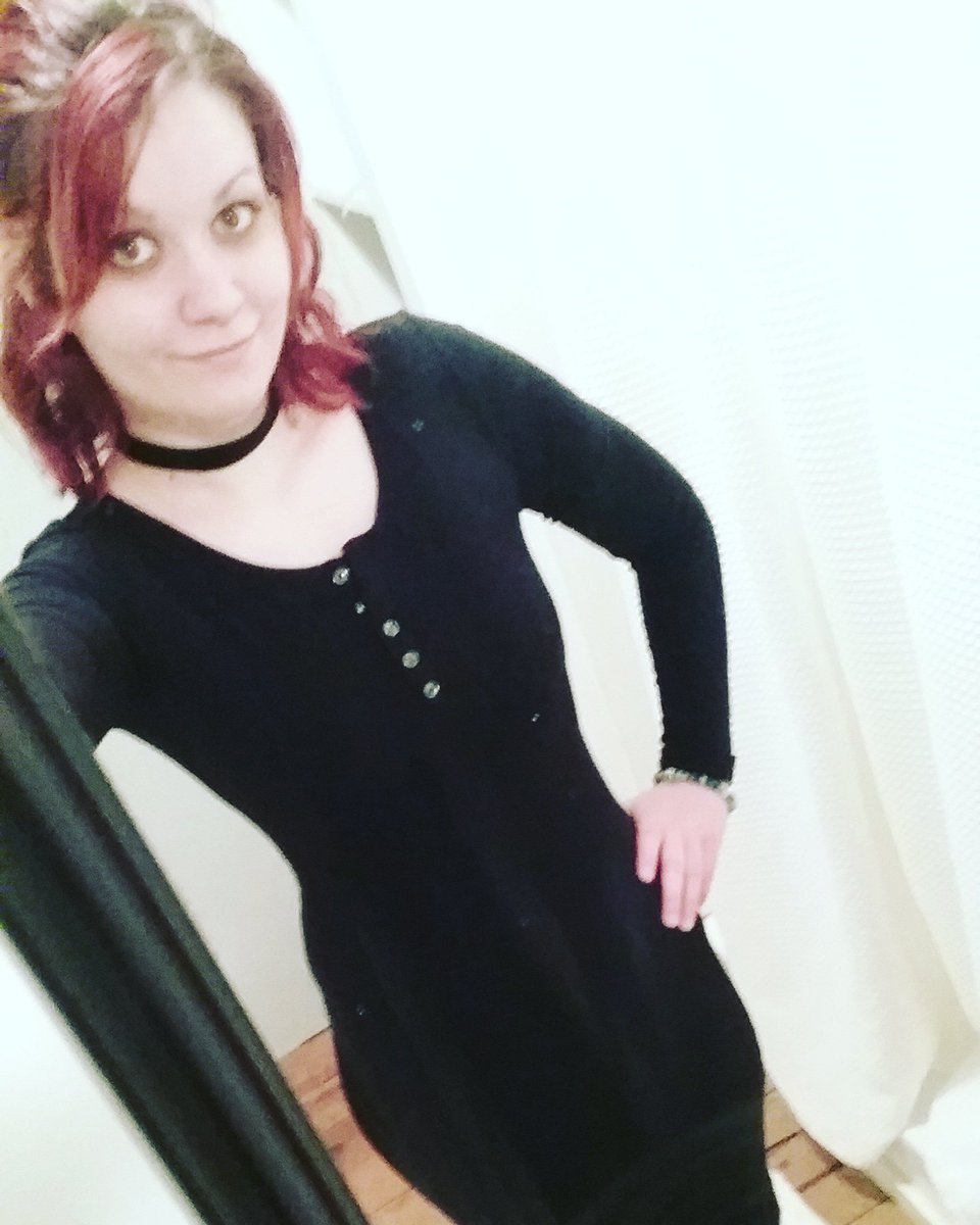 lennoncful's tweet photo. This black necklace looks good with anything! Check out @hotmiamishades use my code MiamiGirls and receive 20% off! #necklace #hotmiamishades #choker #blackchoker #dress #blackdress #discount #clearance #code #discountcod https://t.co/qrhZeBGzO9