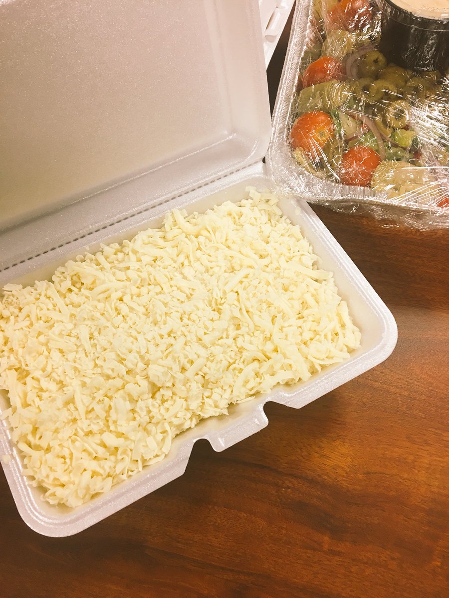 MebaRackentyre's tweet photo. I FOUND MY LUNCH #boxofcheese https://t.co/8Z15le9gb2