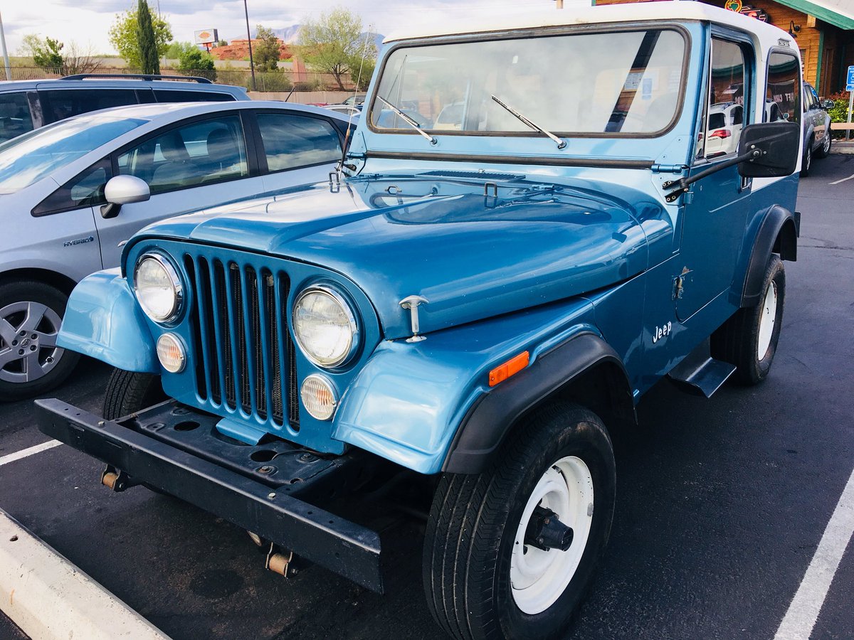 JeepsiesBlog's tweet photo. Saw this gorgeous CJ7 and tagged him with my first business card tag. Just a beautiful Jeep! #jeep #jeepblog #jeepmafia #jeepsies #jeepsiestag https://t.co/OyZFvKuCxq